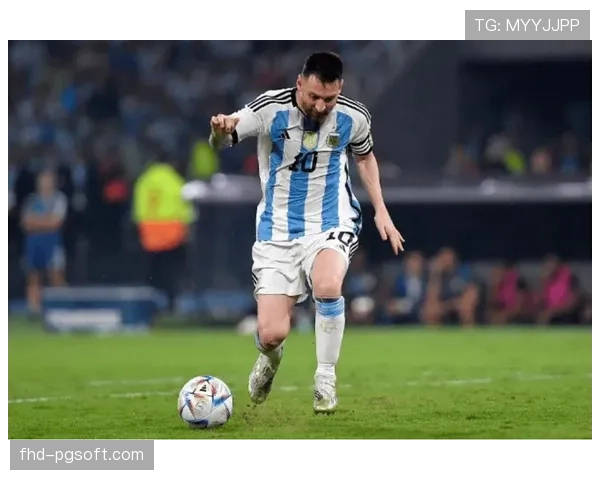 欧冠将试行“连接球”技术,更精确追踪球员跑动与传球数据 欧冠将试行“连接球”技术,更精确追踪球员跑动与传球数据